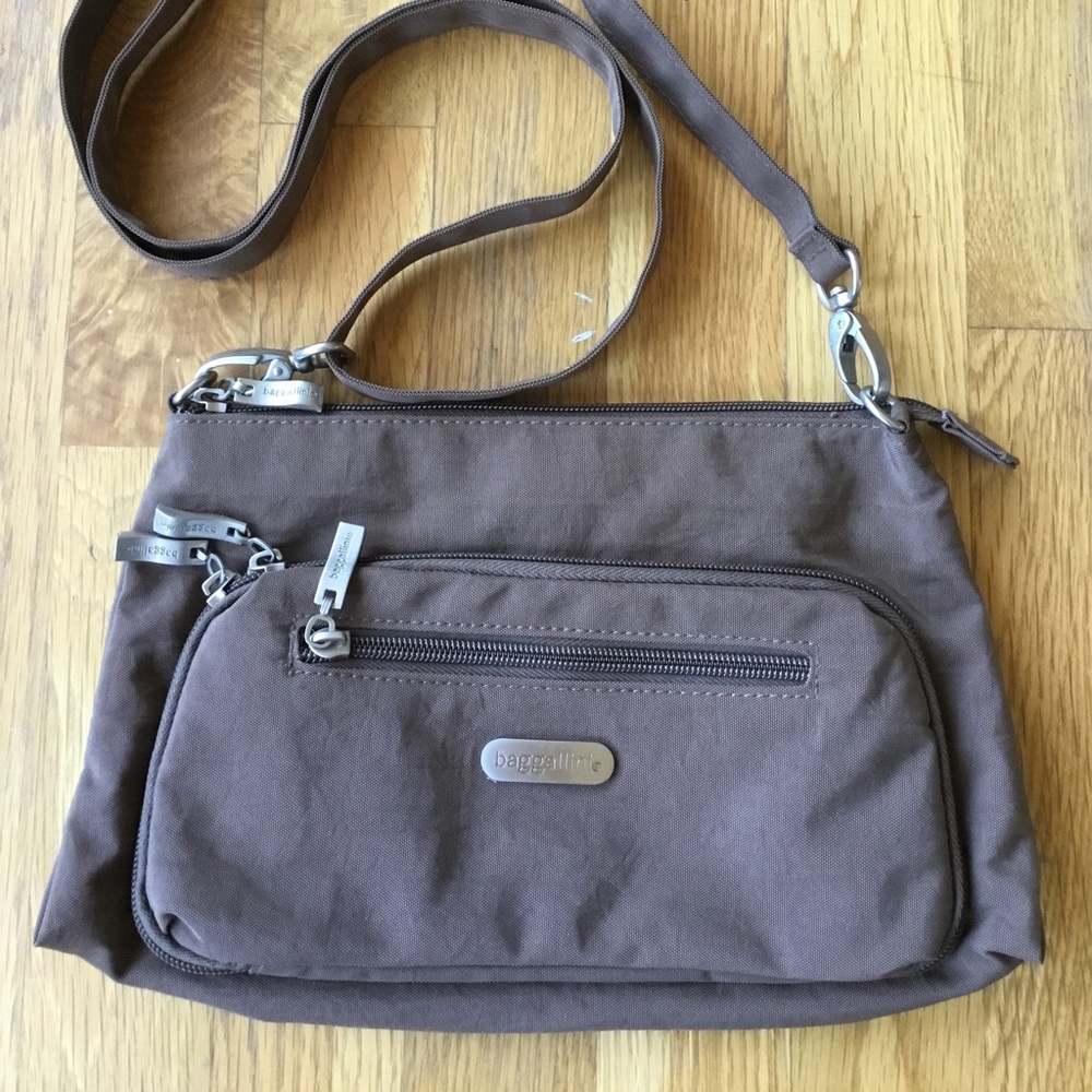 Baggallini crossbody purse